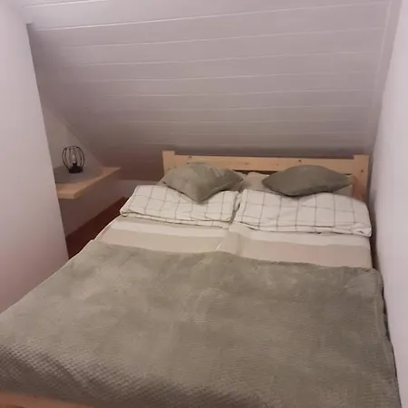 Beskidzka 25a *